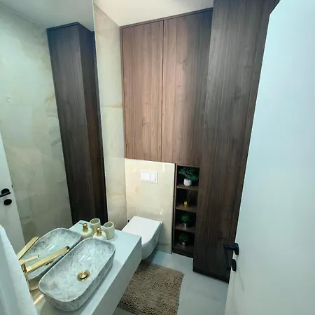 1st Choice - Spa